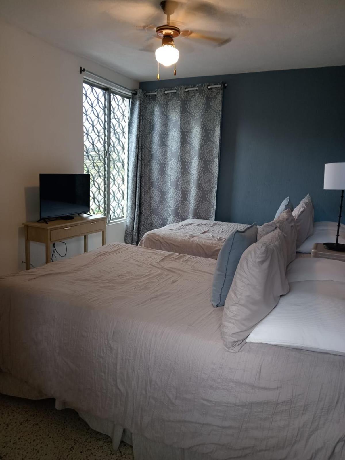 Casa 96 Bed & Breakfast Guatemala City Exterior photo