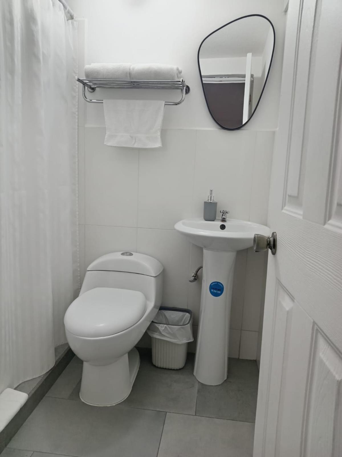 Casa 96 Bed & Breakfast Guatemala City Exterior photo